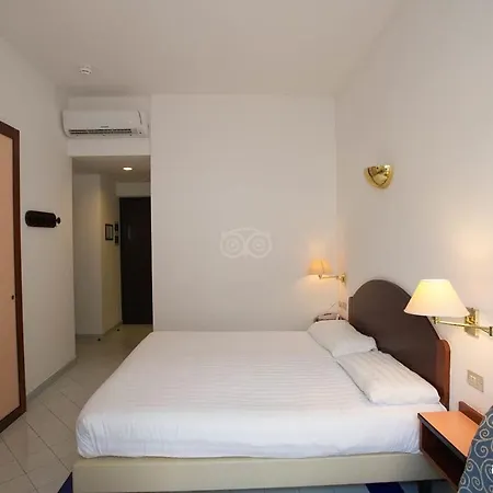 Royal 4*